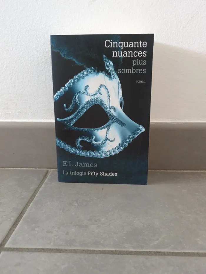 Livre Cinquante nuances plus sombres