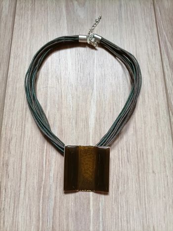 Collier ras de cou ton vert