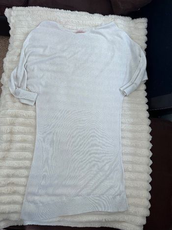 Longue tunique blanche et argentée