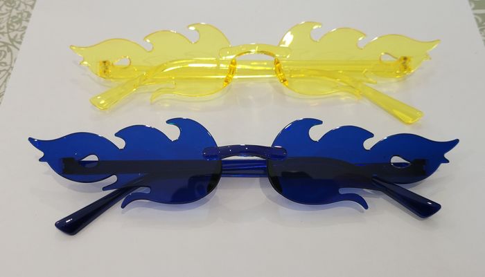 Lot de 4 paires lunettes flamme disco années 80 ! bleu, jaune, rose, marron - photo numéro 2