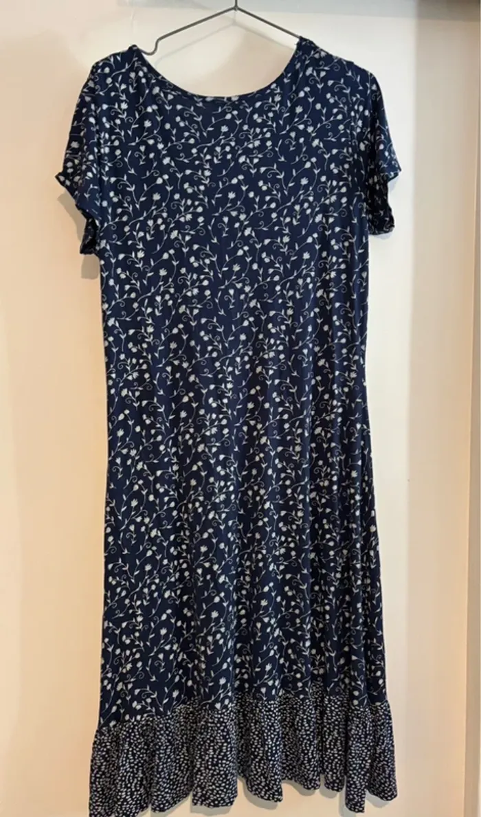 Robe Bleu Bonheur taille 44 – Imprimé fleuri bleu marine - photo numéro 3