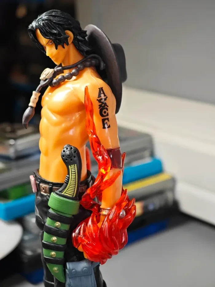 Figurine One Piece : Ace 26cm neuve avec boîte - photo numéro 5