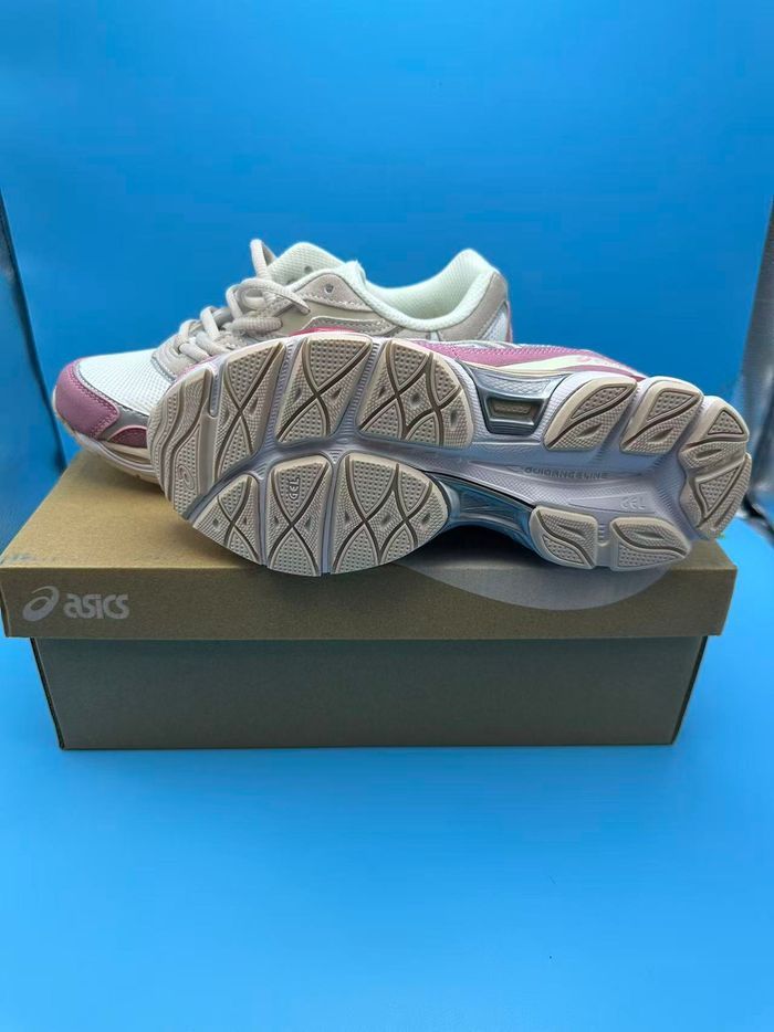 Baskets Asics GEL-NYC roses 40 - photo numéro 3