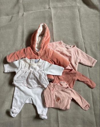 Lot de vêtements p’tit bisou 