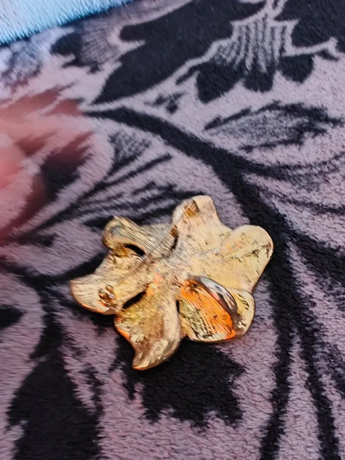Lot de deux broches en forme de fleur - photo numéro 3