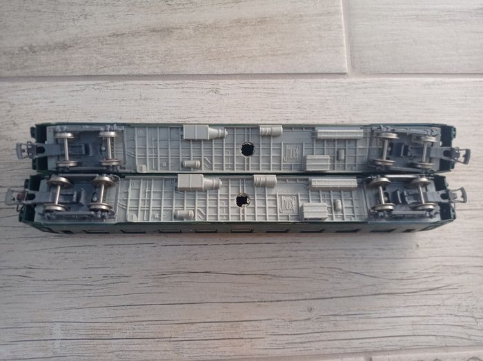 Lot de 2 wagons miniatures Sncf - 51 87 19-70 381-2 - Jouef - photo numéro 2