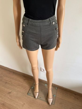 Short kaki Morgan taille 34 bon état