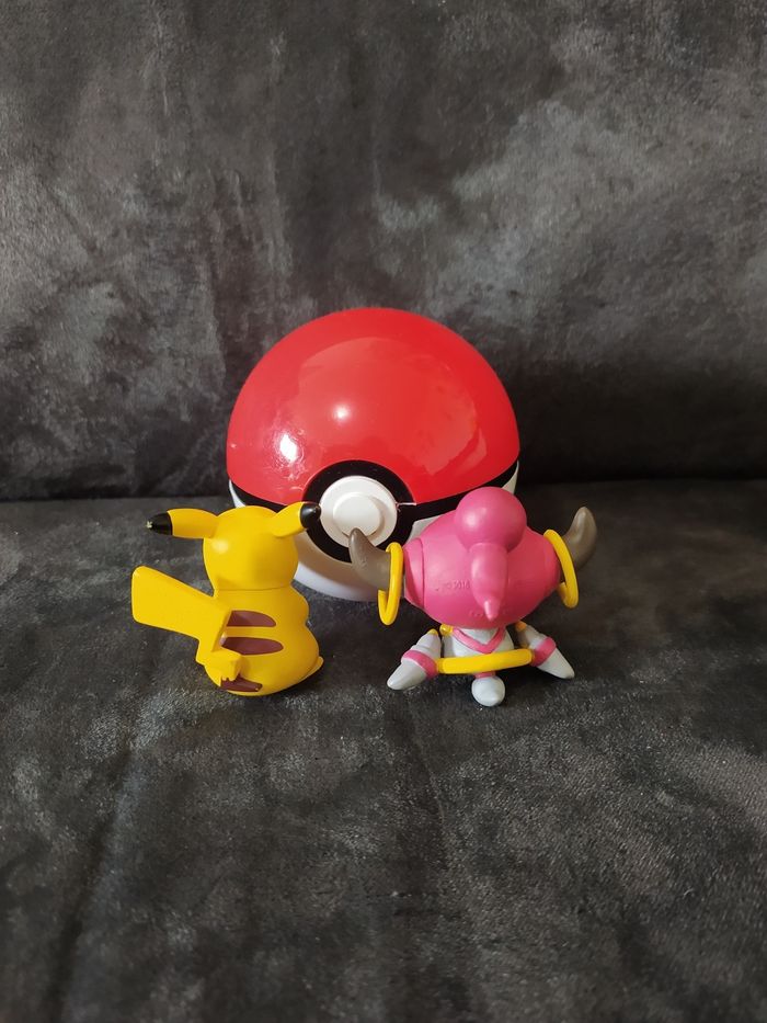 Figurines Pokémon Pikachu + Hoopa - photo numéro 2