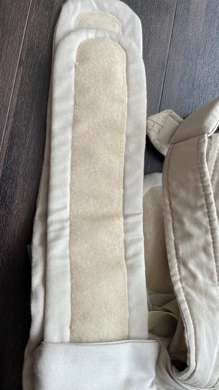 Porte-bébé TOMY ergonomique et confortable – Couleur beige - photo numéro 4