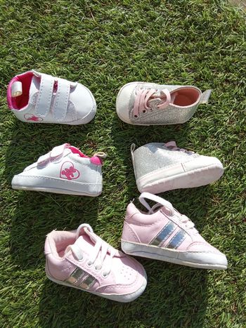 Lot de 3 paires de baskets, chaussures,  pour bébé fille taille taille  16,17 soit 0, 6 mois, lulu castagnette et autre,  toute saison , à enfiler