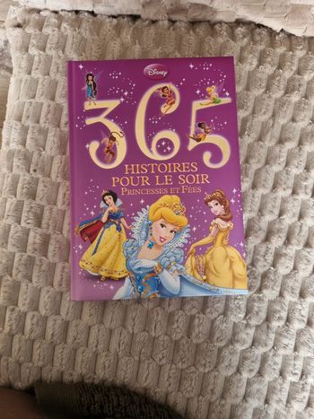 Livre 365 histoires pour le soir
