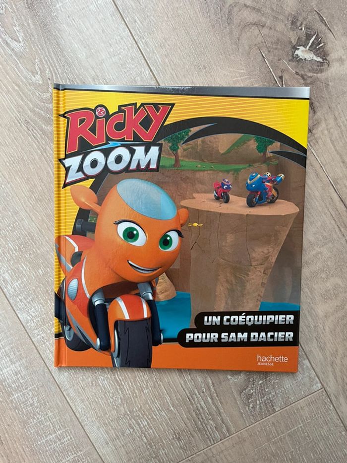Livre Ricky Zoom un coéquipier pour Sam d’acier