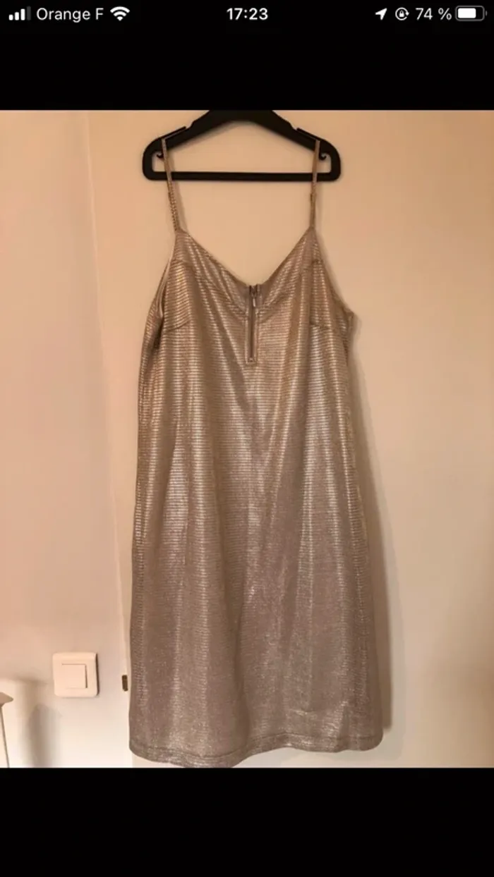 Petite robe dorée - photo numéro 4