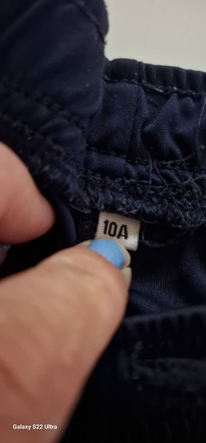 Short bleu marine taille 10ans - photo numéro 2