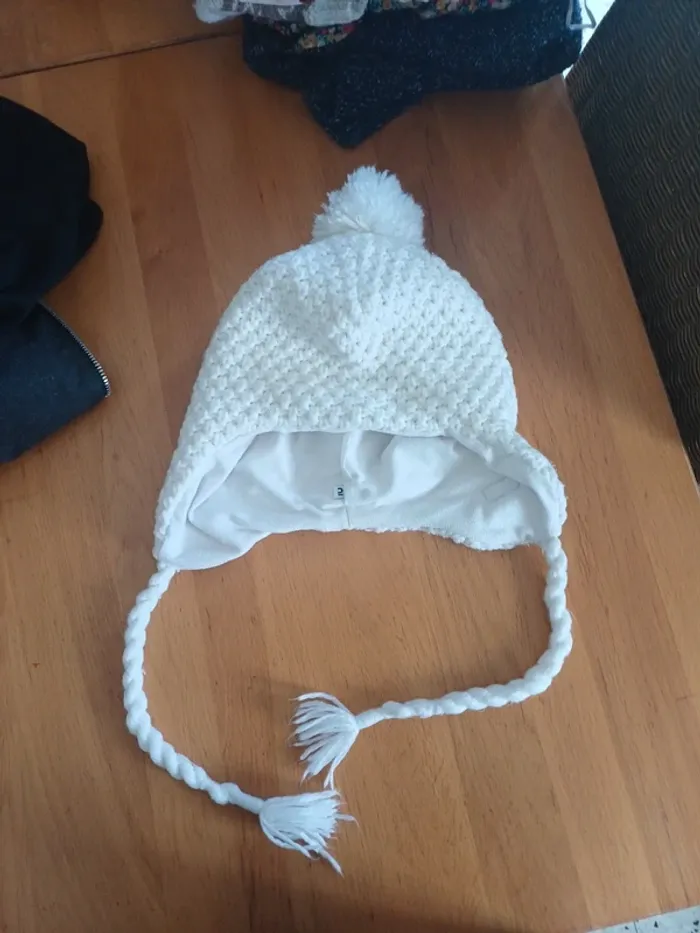 Bonnet en très bon état.