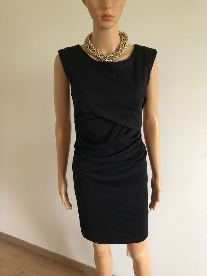 Robe noire sans manches Morgan taille XS bon état (présence de bouloches)