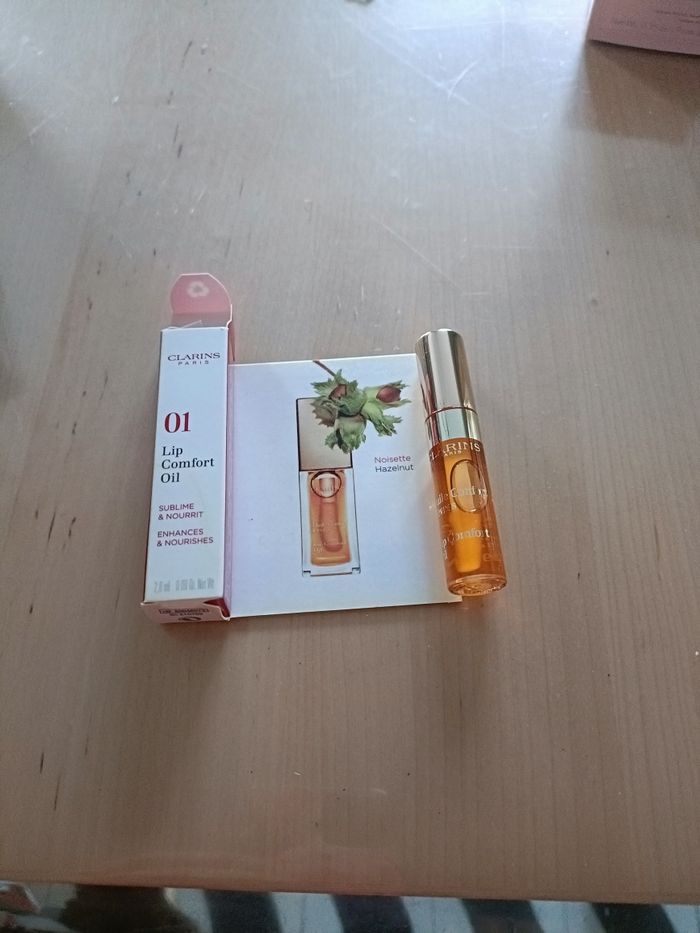 Petit lot baume pour les lèvres Laneige et 2 huiles pour les lèvres Clarins - photo numéro 4
