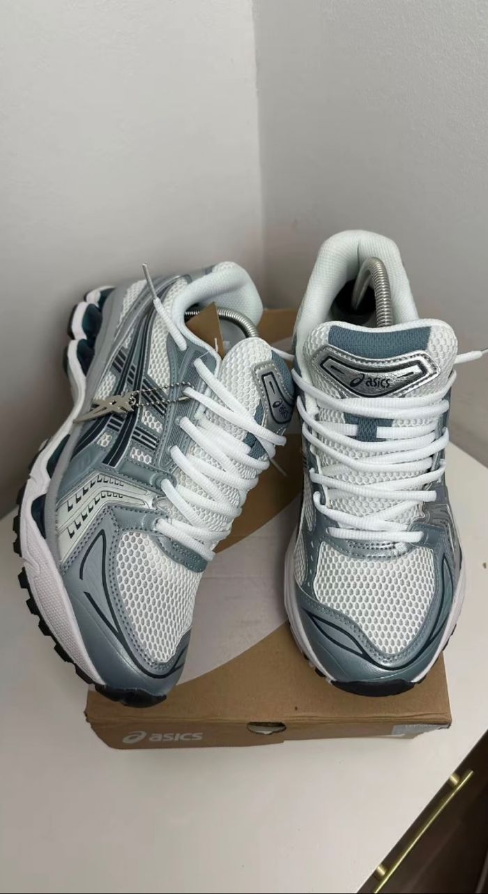 Asics Gel Kayano 14 - photo numéro 2