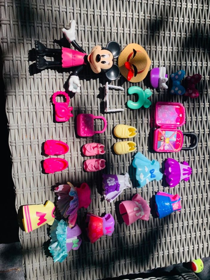 Figurine Minnie et ses accesdoires - photo numéro 3