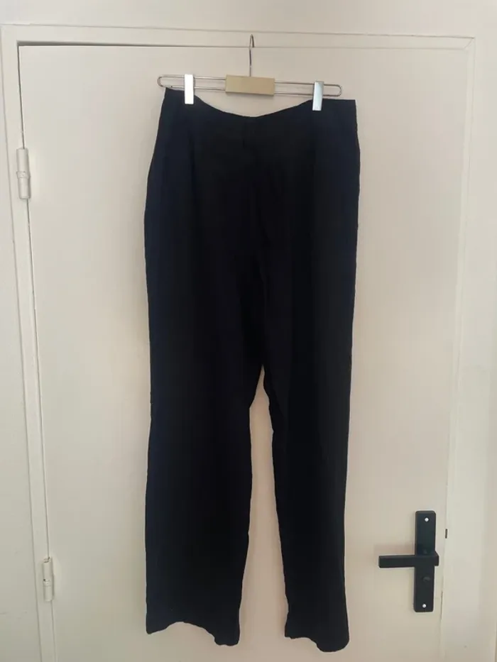 Pantalon noir Stradivarius 40 - photo numéro 2