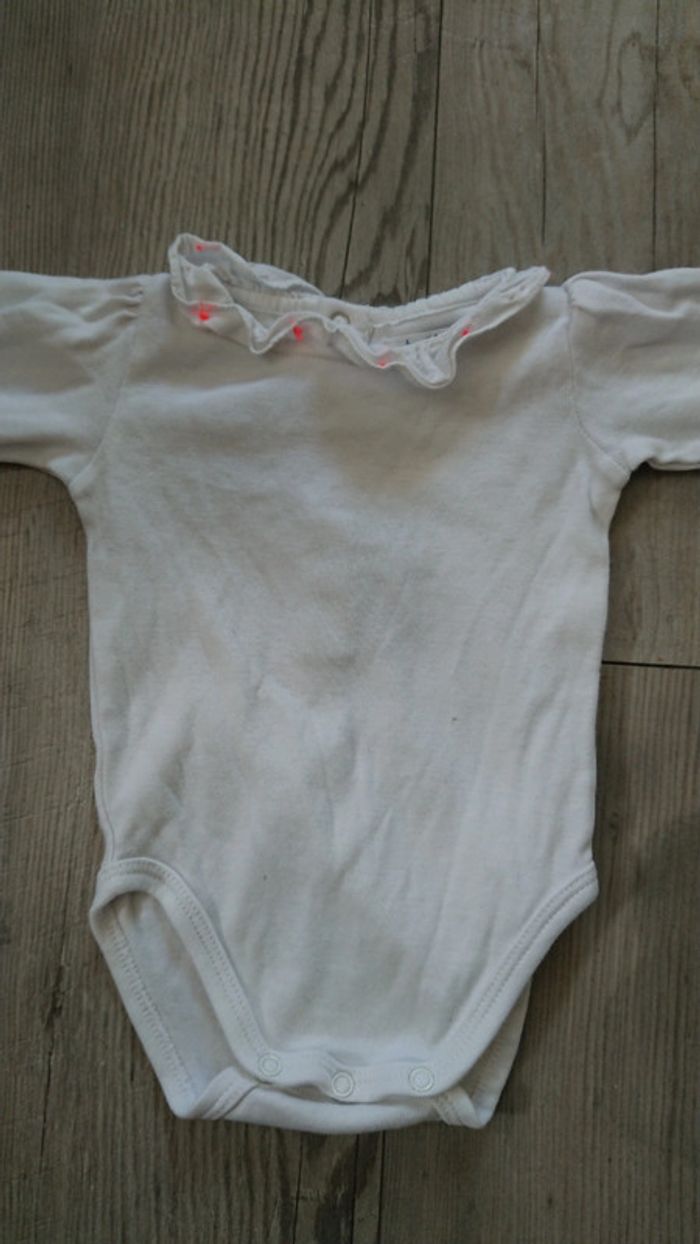 Lot body neuf 3 mois - photo numéro 3