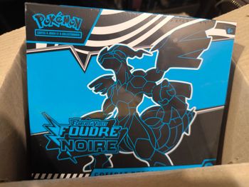 coffret dresseur d'élite ETB écarlate et violet foudre noire Pokémon neuf AB prix ferme