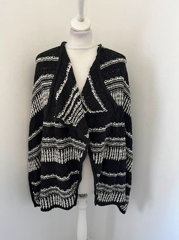 Veste poncho noir et blanc Bash M