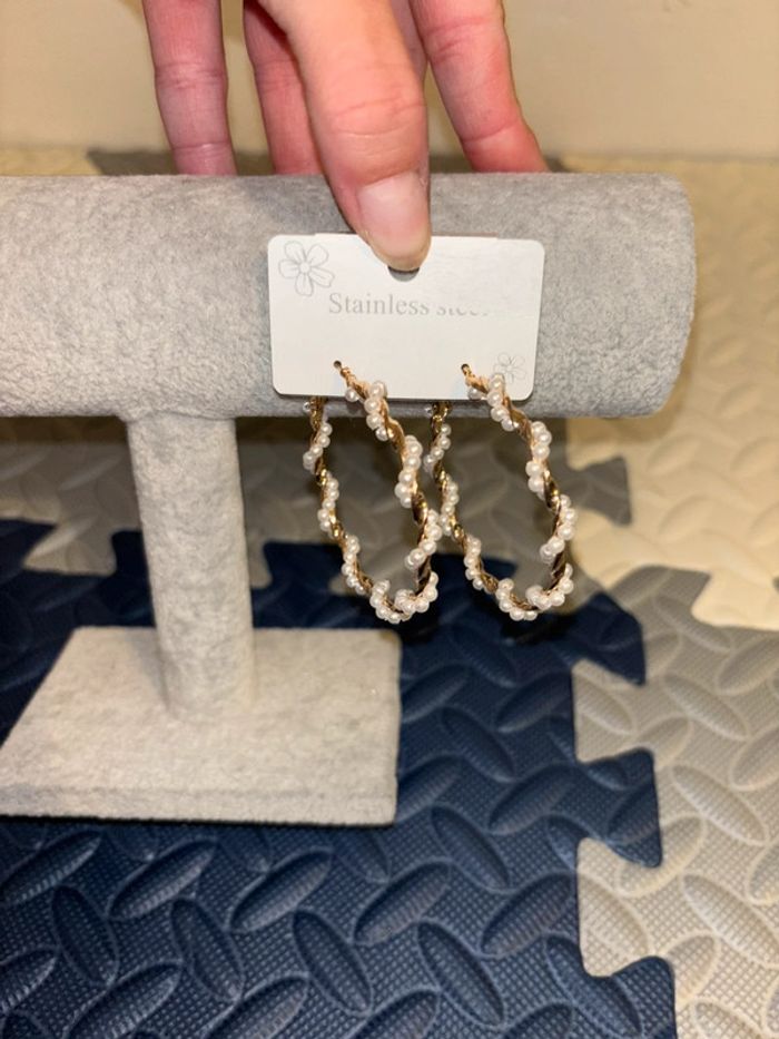 Boucles d’oreilles, créoles perles blanches - photo numéro 7