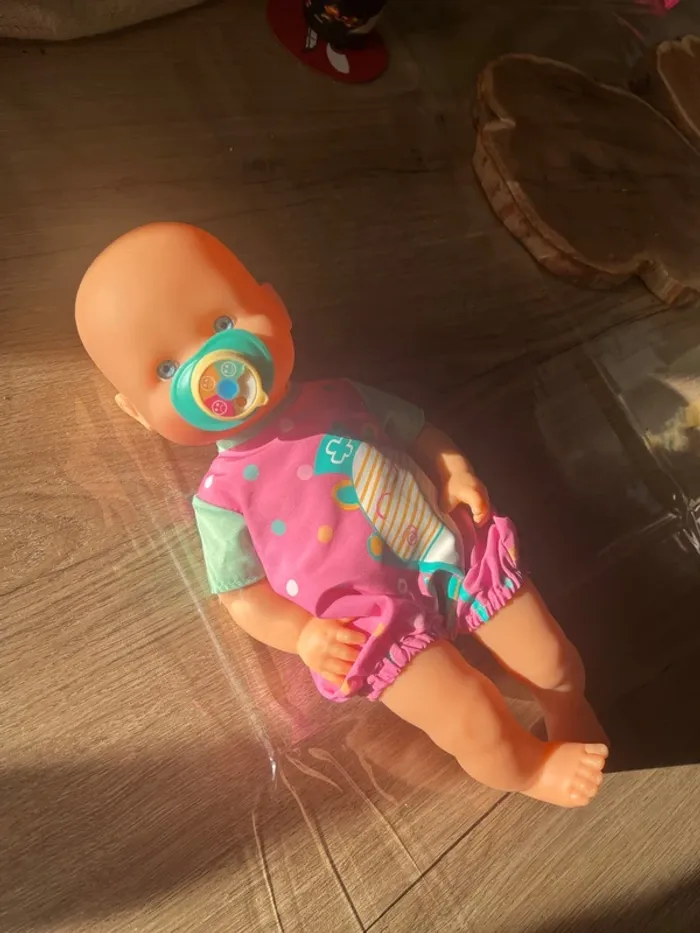 Poupon avec tétine d’humeur