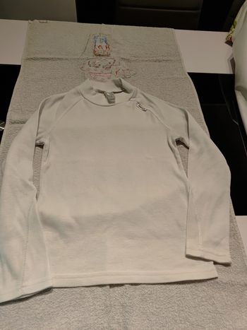 Tee shirt manches longues. WED’ZE  taille 10 ans