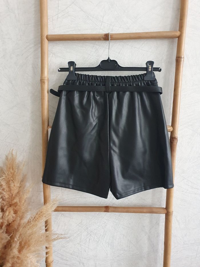 Short simili cuir Taille S - photo numéro 2