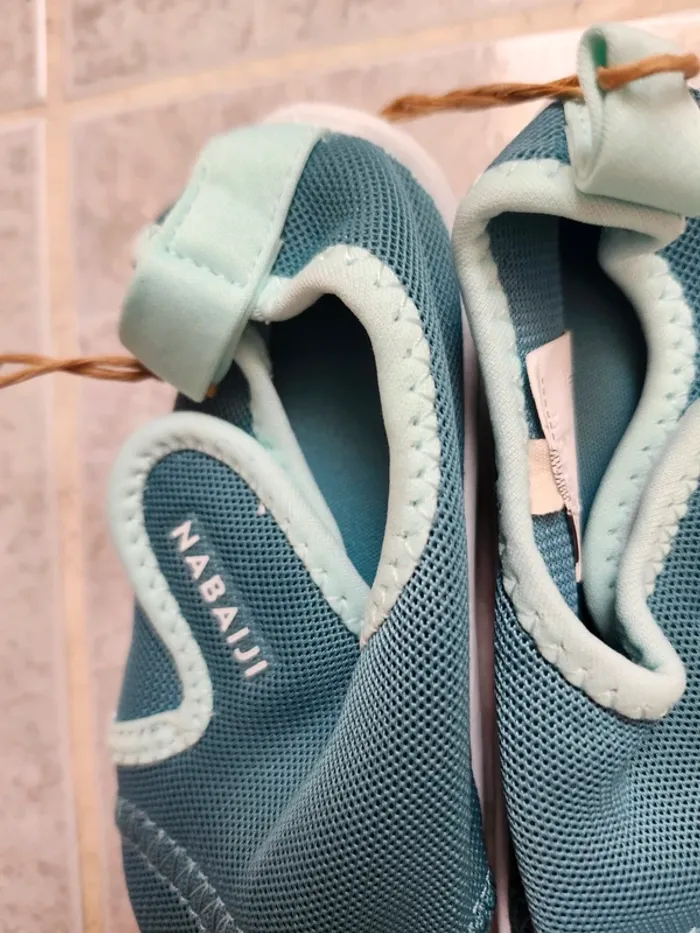 Chaussures eau aquatique bébé taille 24 25 decathlon nabaiji - photo numéro 4
