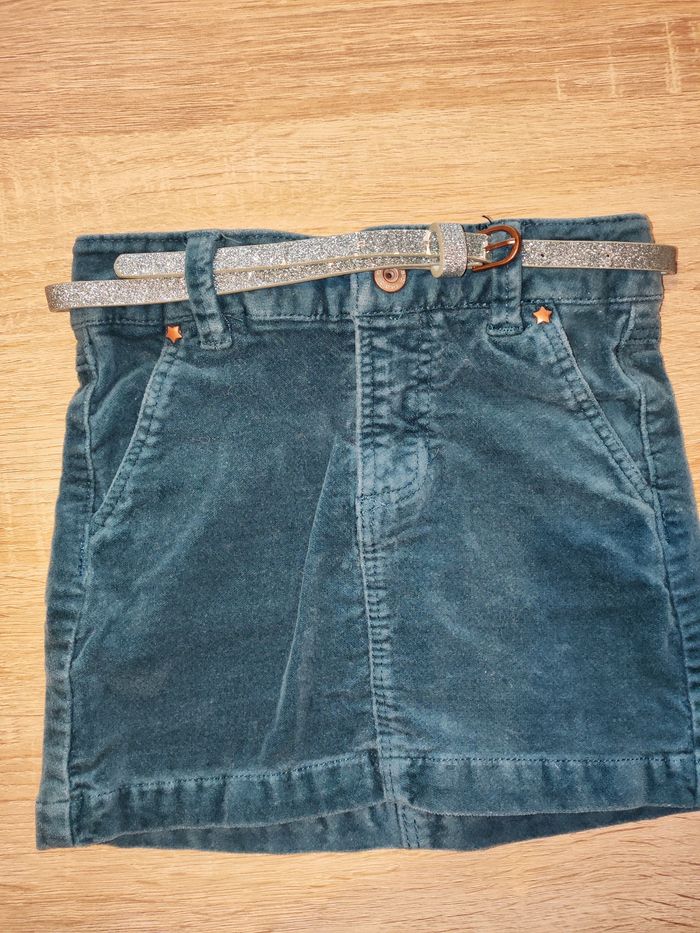 Jupe Okaïdi et sa ceinture paillettée