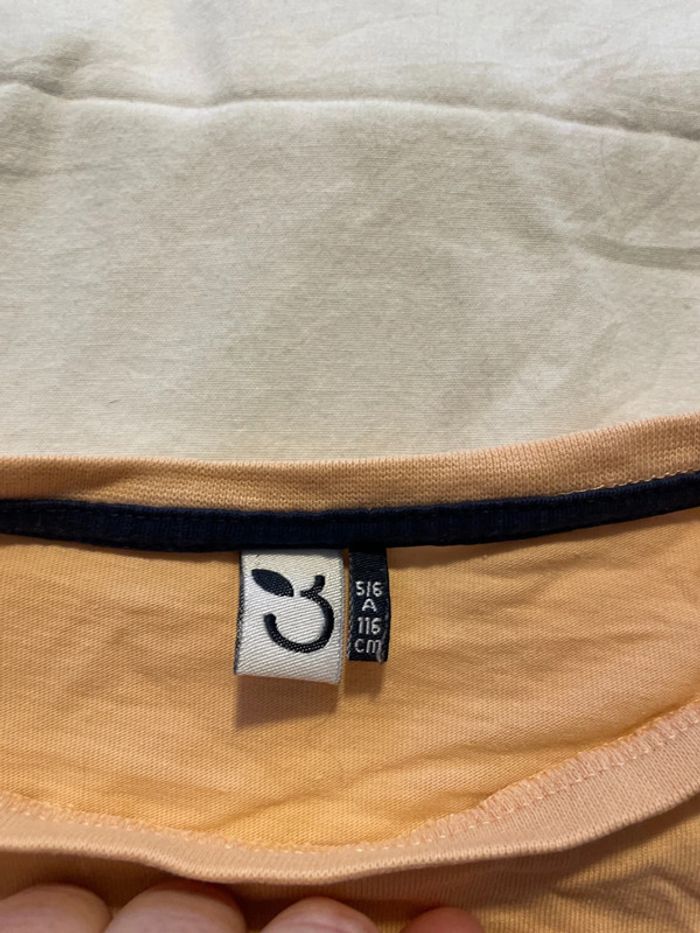 T shirt 3 pommes 5/6 ans - photo numéro 3