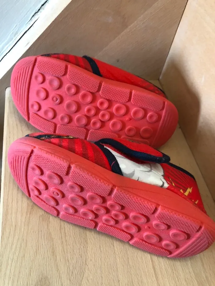 Chaussons cars taille 28 - photo numéro 3