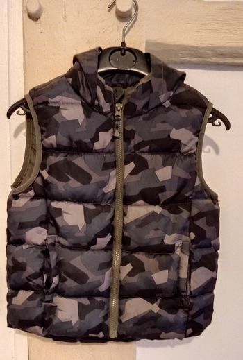 Doudoune à capuche 5 ans 