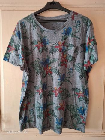 Tee shirt fleuri t.xl 🚹