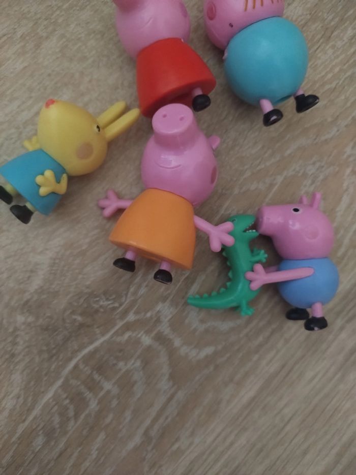 Lot de 7 figurines famille Peppa pig - photo numéro 4