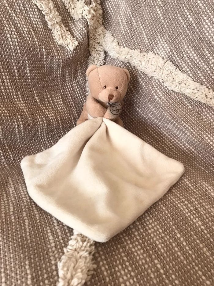 doudou et compagnie ours mouchoir