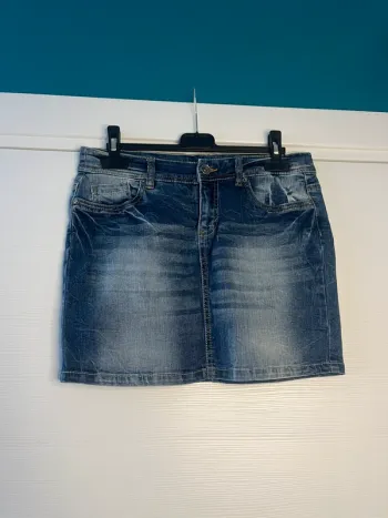 🔹 Jupe en Jean Bleue – C&A 🔹