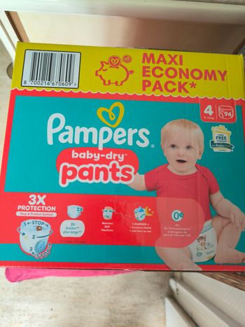 Couches Pampers Baby-Dry Pants – Taille 4 – Pack Maxi Économie (94 couches) – Neuf