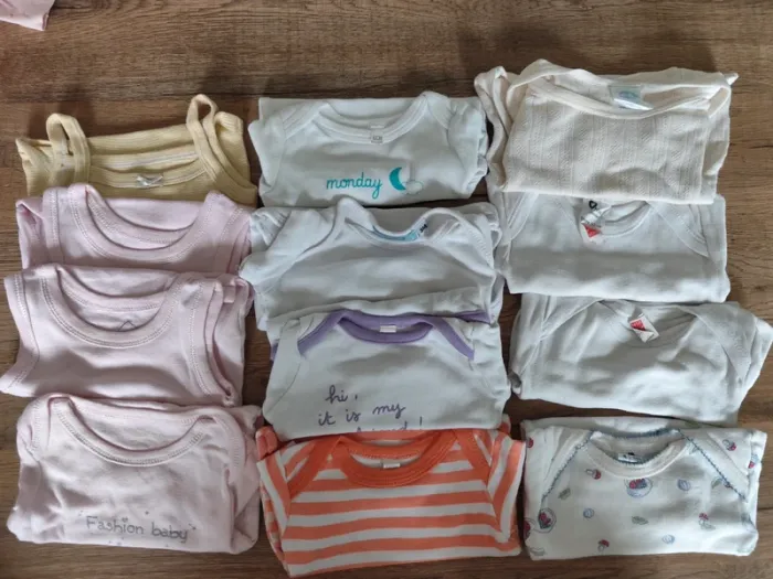 Lot de 12 bodies manches courtes 3 mois