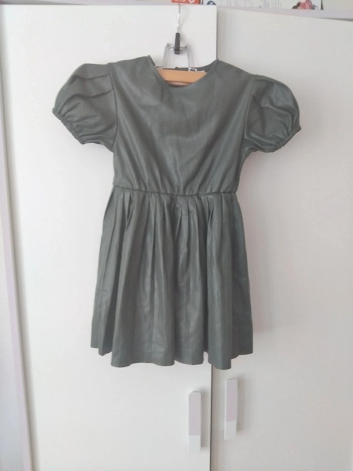 Robe Zara t6ans 100%polyurethane - photo numéro 4