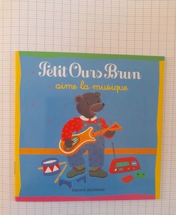 Livre petit ours brun