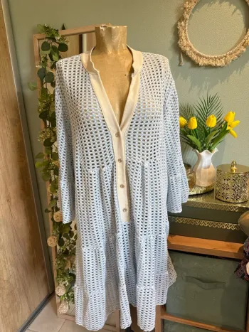 Superbe robe à trou manches 3/4 femme
