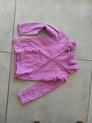 Tee shirt manches longues à capuche 6 ans