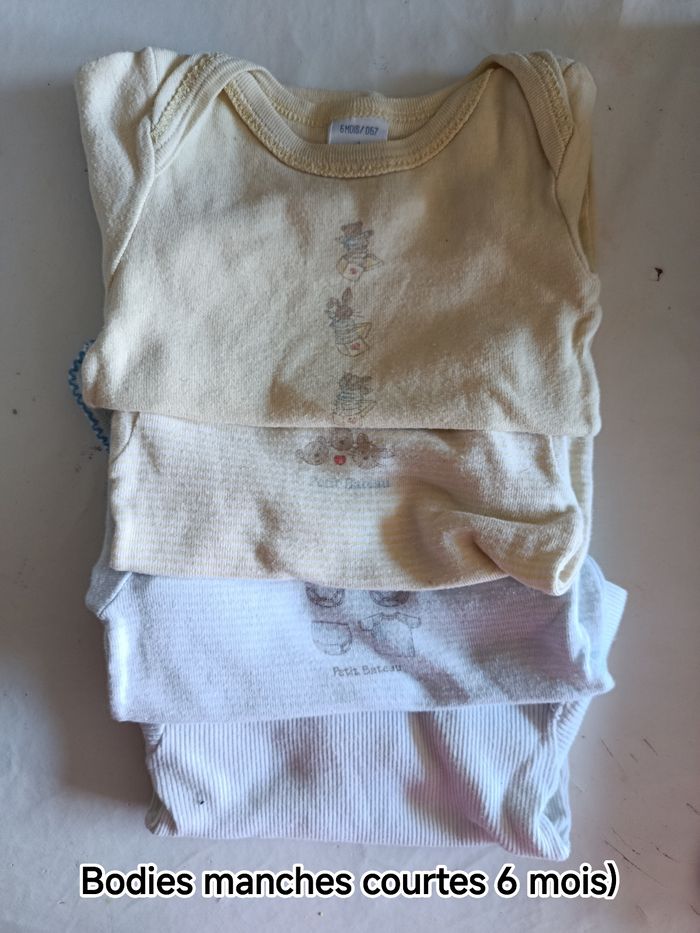 Lot bodies MC (6 mois)