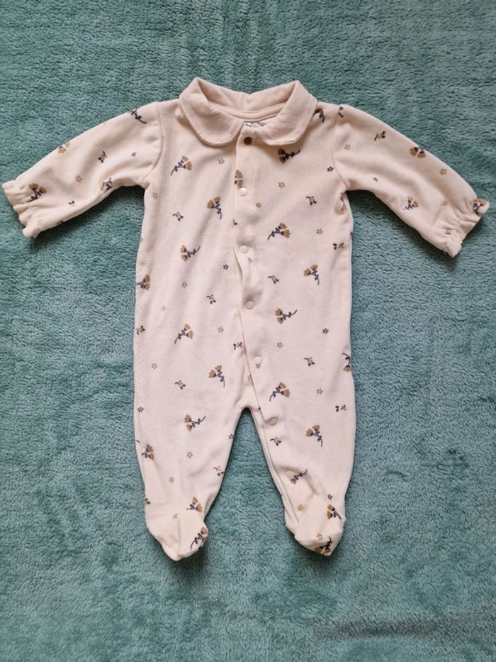 Très joli pyjama 56 cm