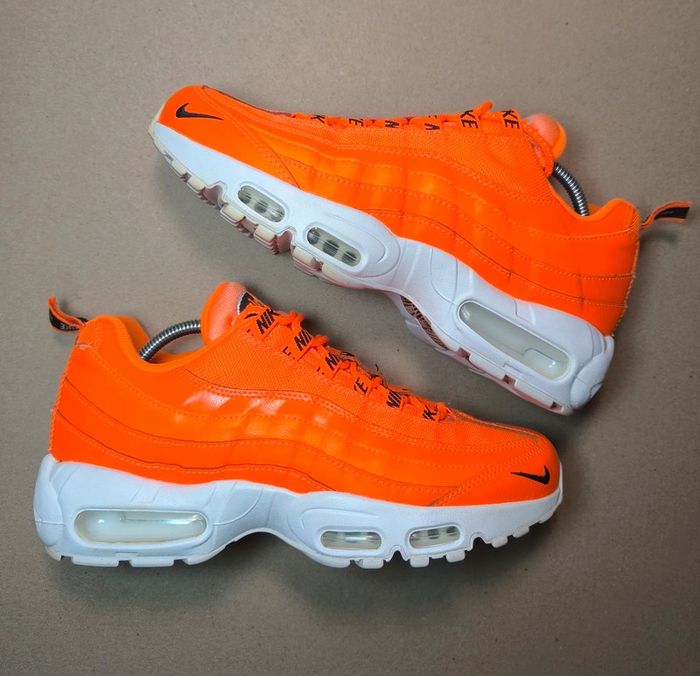 Baskets Nike air max 95 total orange overbranding pointure 40 neuves - photo numéro 2