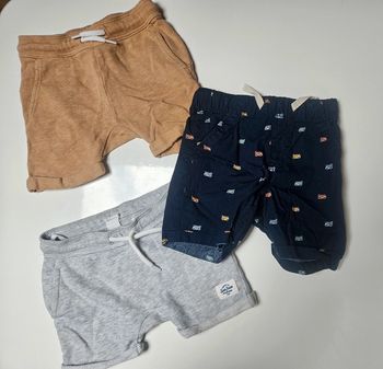 Lot de 3 shorts taille 6 mois